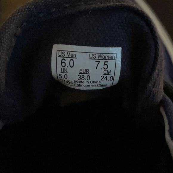 Vans - Picture 6 of 6